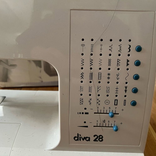 Singer Diva 28 sewing machine new in box
