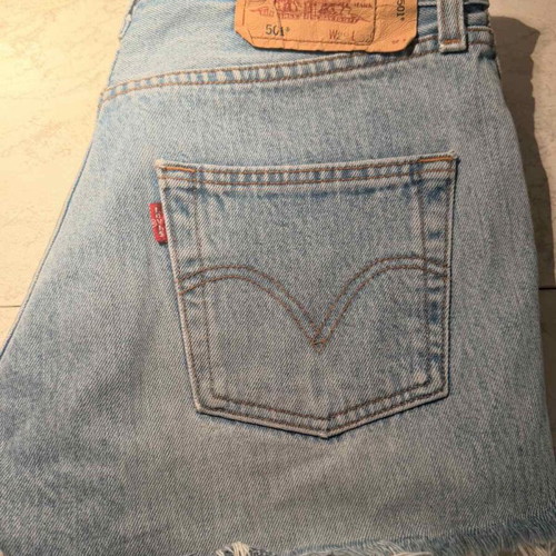 Levi's 501 women's denim shorts W29 like new, light blue