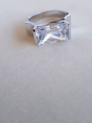 Silver 925 ring used with large zircon, size 53