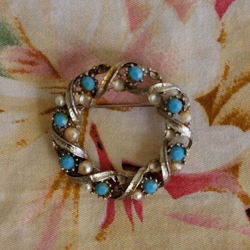 Metal turquoise wreath brooch
