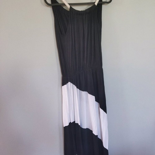 Maxi summer dress like new, black and white with bronze detail