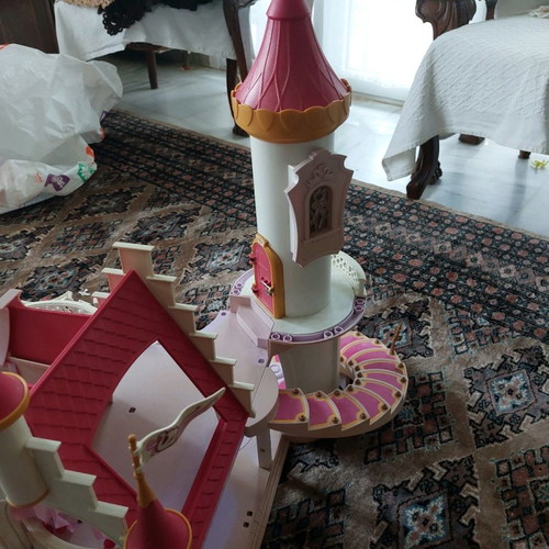 Playmobil Princess Palace 5142 with missing parts and partial wear
