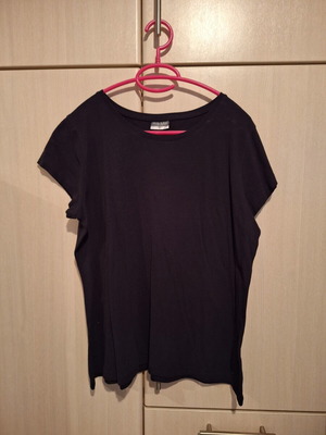 Beloved Woman Black T-Shirt XL Like New