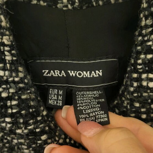 Zara coat like new, straight fit, size M, black and white