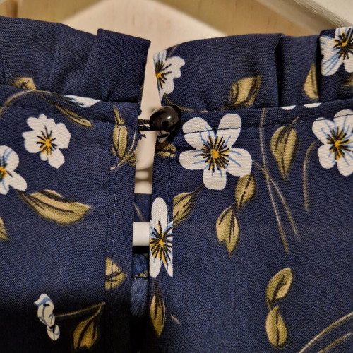 Shein long-sleeve shirt small like new with floral design