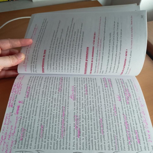 Le français par les textes B1-B2 used language learning book