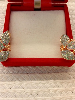 Vintage Artini earrings like new with floral design