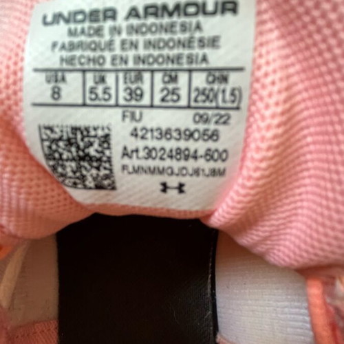 Under Armour athletic shoes new, salmon color, size 38.5