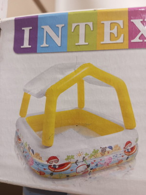 Intex children's pool like new