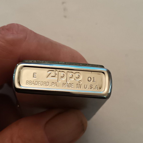 Zippo E - 01 collectible lighter like new with cactus design
