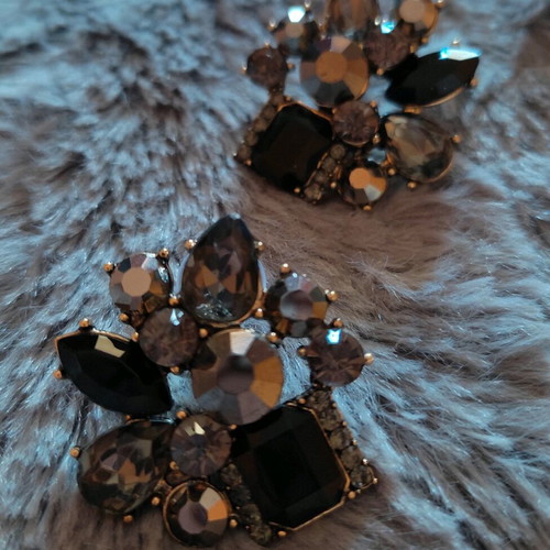 Earrings with crystal stones gray and black new