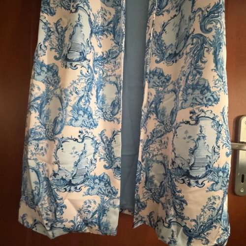 Milkwhite blue kimono like new with padding and pouf sleeves