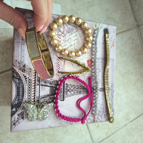 Jewelry set like new, pink and gold colors