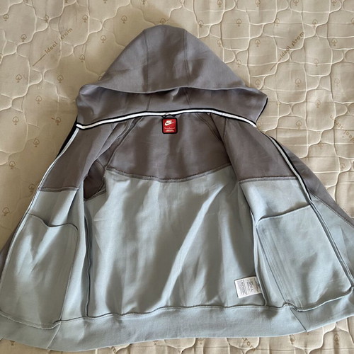 Nike Tech Fleece Jacket, sporty design