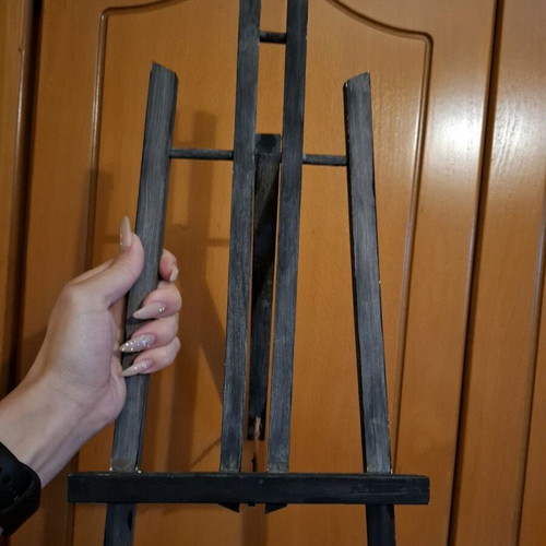Canvas easel used
