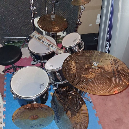 Mini Drums Millenium full set like new with silent cymbals and stool