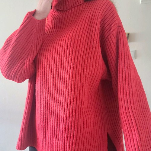Opportunity! Thick oversized sweater in a fantastic color!! Original price 40 euros, very warm, size Sma