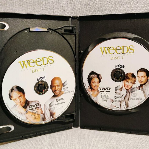 Weeds 4 Seasons DVD used with Greek subtitles