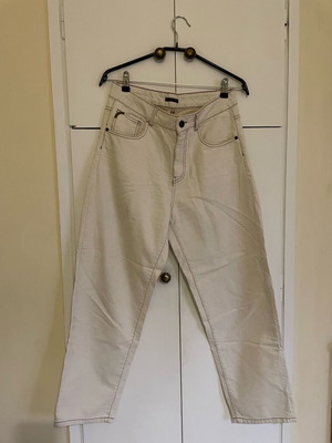 Sisley straight-leg jeans like new, waist 42cm