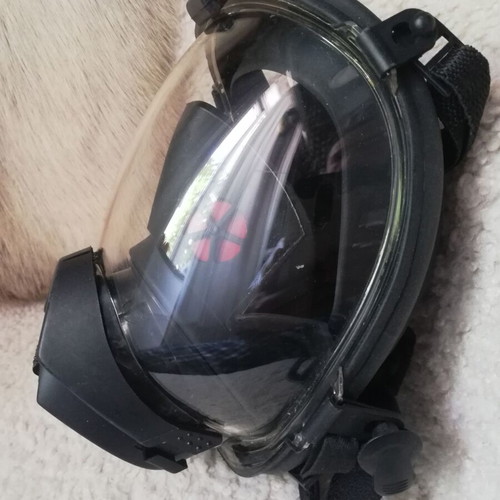 Gas mask with panoramic polycarbonate visor, industrial or firefighting use