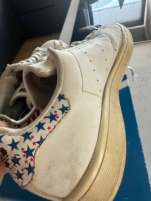 Stan Smith collectible athletic shoes used, size 40 2/3, with neon