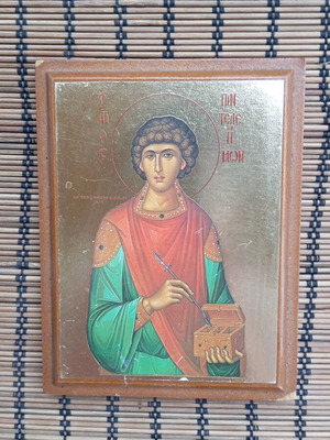 Εικόνα ξύλινη με χρυσό ο Άγιος Παντελεήμων μεταχειρισμένη