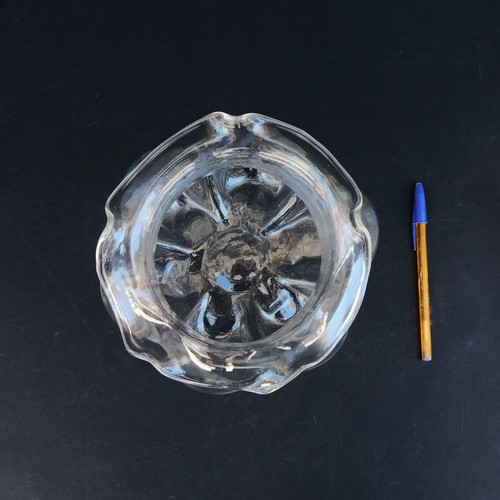Glass vase with 19 cm height and 21 cm diameter
