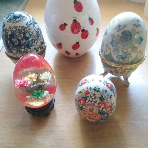 Vintage decorative egg collection like new