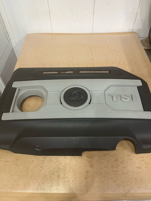 Seat Group Vag Engine Cover like new