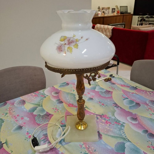 Onyx decorative portatif lamp like new