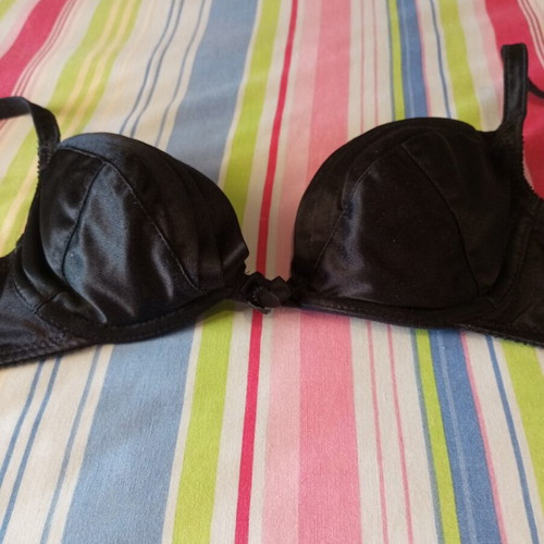 Wonderbra Vintage 90s Original Push-Up Bra like new, black satin
