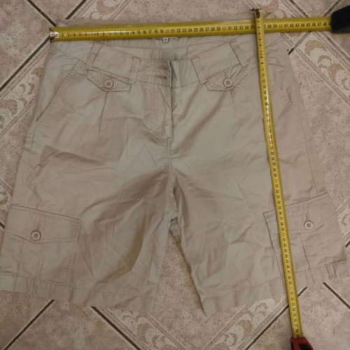 Artisti Italiani styled cargo shorts size M like new, ice color