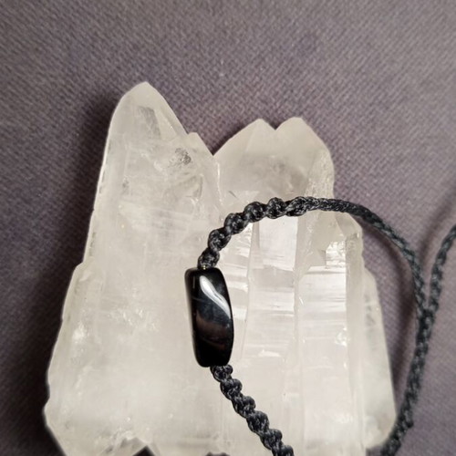 Handmade bracelet with onyx energy crystal