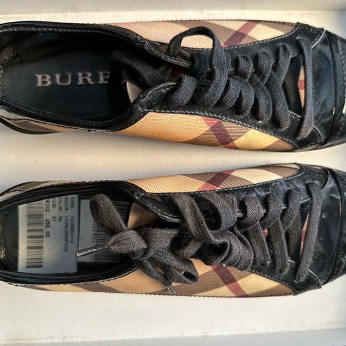 Burberry shoes size 37 like new, black