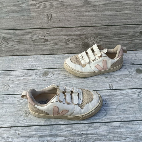 Veja leather sneakers size 33 like new, white