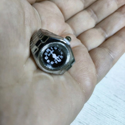 Vintage mini women's ring watch new, black and silver