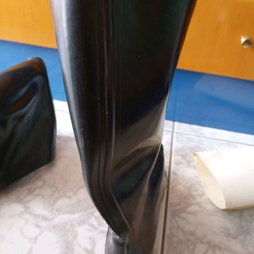 Women's galoshes boots used, size 39, black with defects