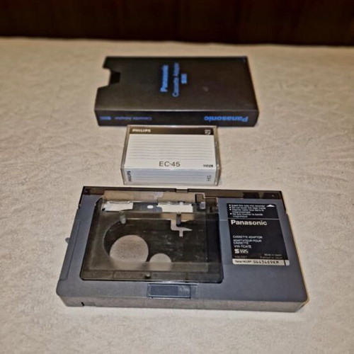 Panasonic video camera like new with accessories and two batteries