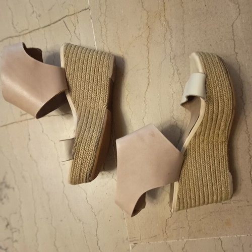 Leather platforms used size 39, beige