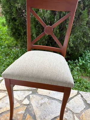 Dining set like new with 4 chairs and extension up to 3 meters