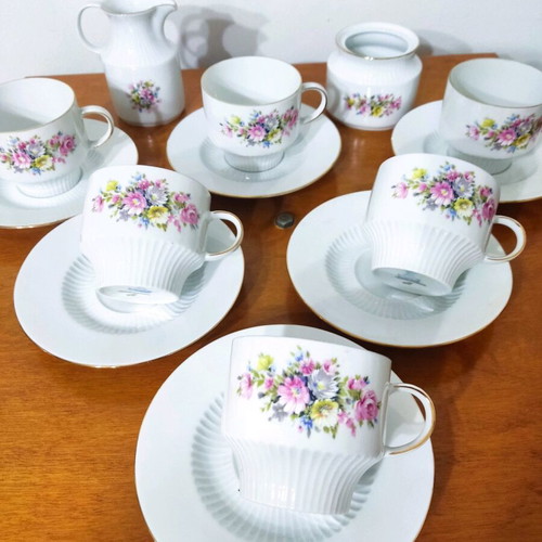 Kaiser Romantica porcelain tea set like new