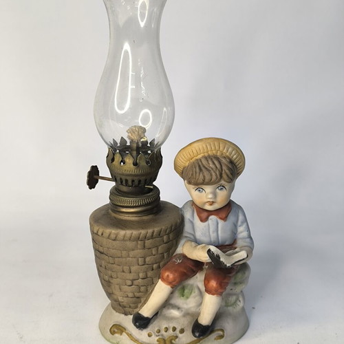 Vintage mini oil lamp with ceramic figure like new