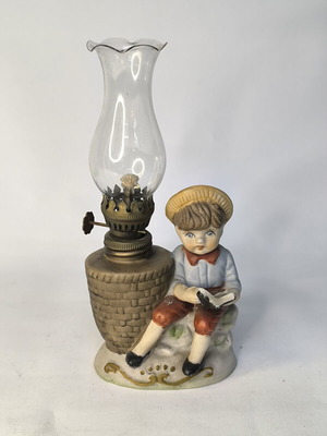 Vintage mini oil lamp with ceramic figure like new
