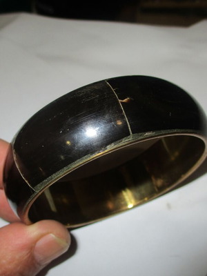 Boho bangle bracelet like new with authentic horn
