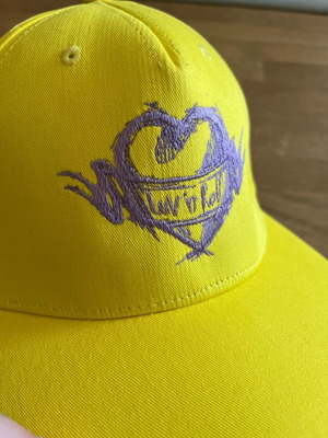 Шапка Luv n Roll нова жълта с лилав бродерия