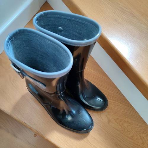 Galotses size 37 used, black with grey details and low heel