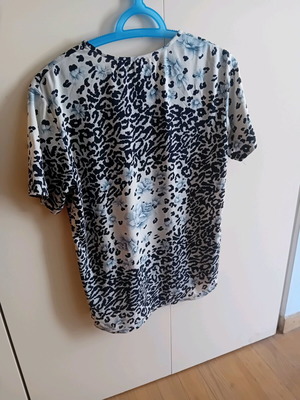 Summer short-sleeve printed blouse like new, size M