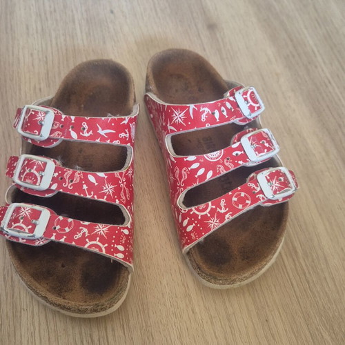Birkenstock sandals size 27 like new, red