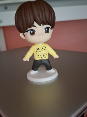 BTS V figure like new