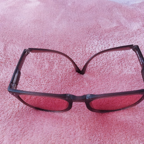 Foldable sunglasses new with original design and various colors
